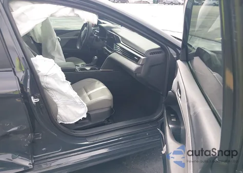 2025 Toyota Camry Se z USA, uszkodzony, nr VIN 4T1DAACK4SU544221